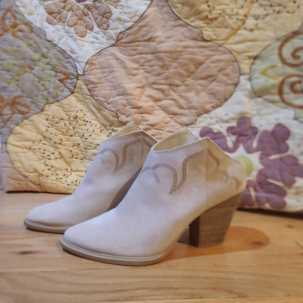 Women's Cream Ankle Boots